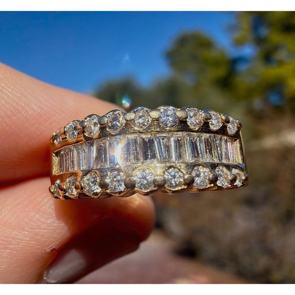 Vintage 14k Solid Yellow Gold Natural Earth Mined Baguette & Round Diamond Ring